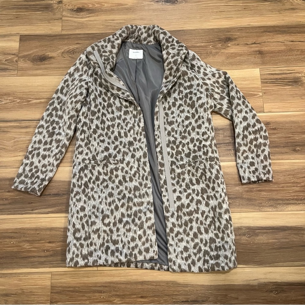 🎉 BOGO free 🎉  Old Navy Gray Leopard Print Wool Blend Relaxed Soft-Brushed Coat.